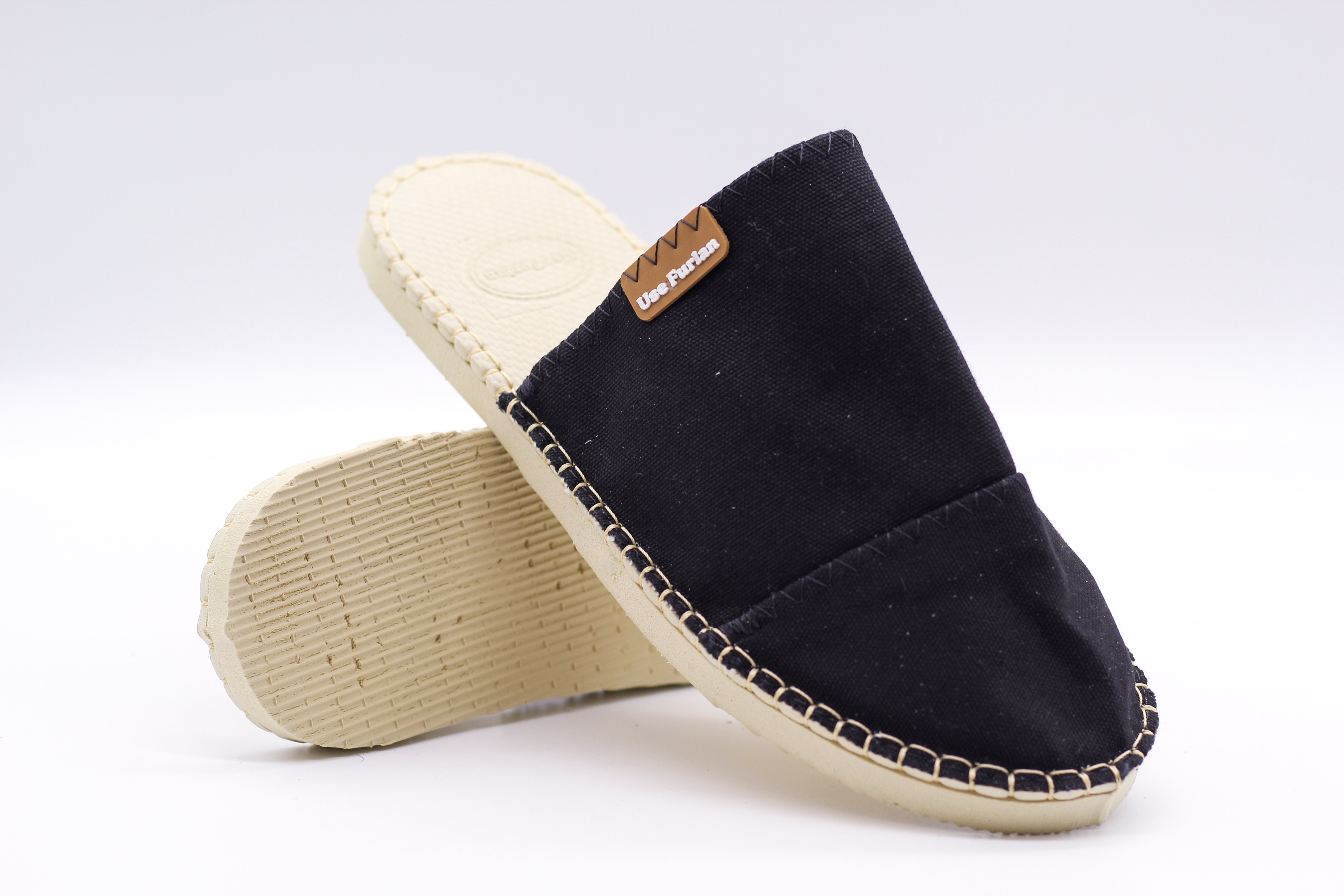Mule Use Furlan Preto Com Bege